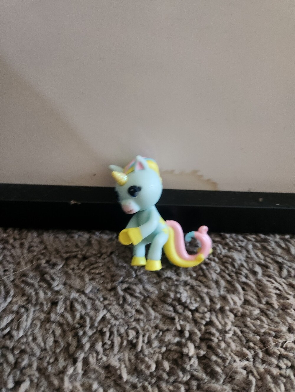 SERIES 1 FINGERLINGS MINIS **RARE/LEGENDARY/ULTRA RARE** MINI FIGURE